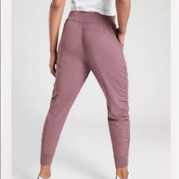 Athleta Violet Aligned Attitude Sweatpants Size 10 Petite - Picture 3 of 12